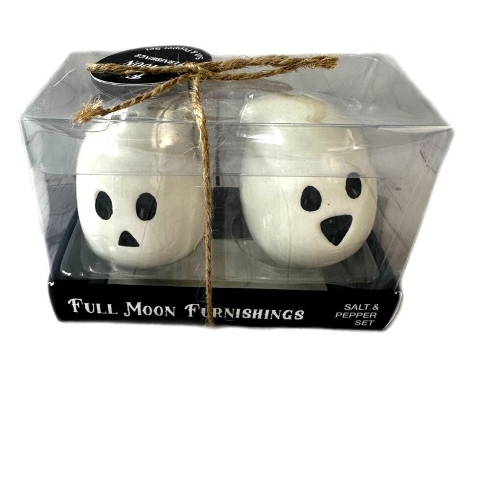 NWT Halloween Ghost Ceramic Salt And Pepper Shakers In Box Kitchen Decor